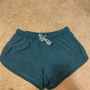 Lululemon 2” shorts